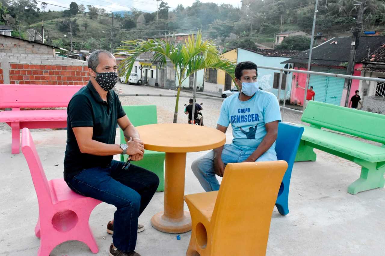Camacã: Nova praça construída em Leoventura chama atenção dos moradores

